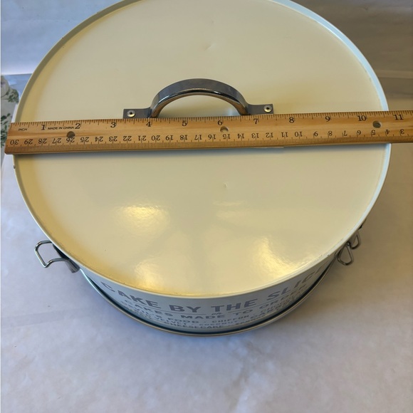 Rate Lenox Kate spade tin cake carrier 10” cake by the slice let them eat cake - Picture 13 of 16